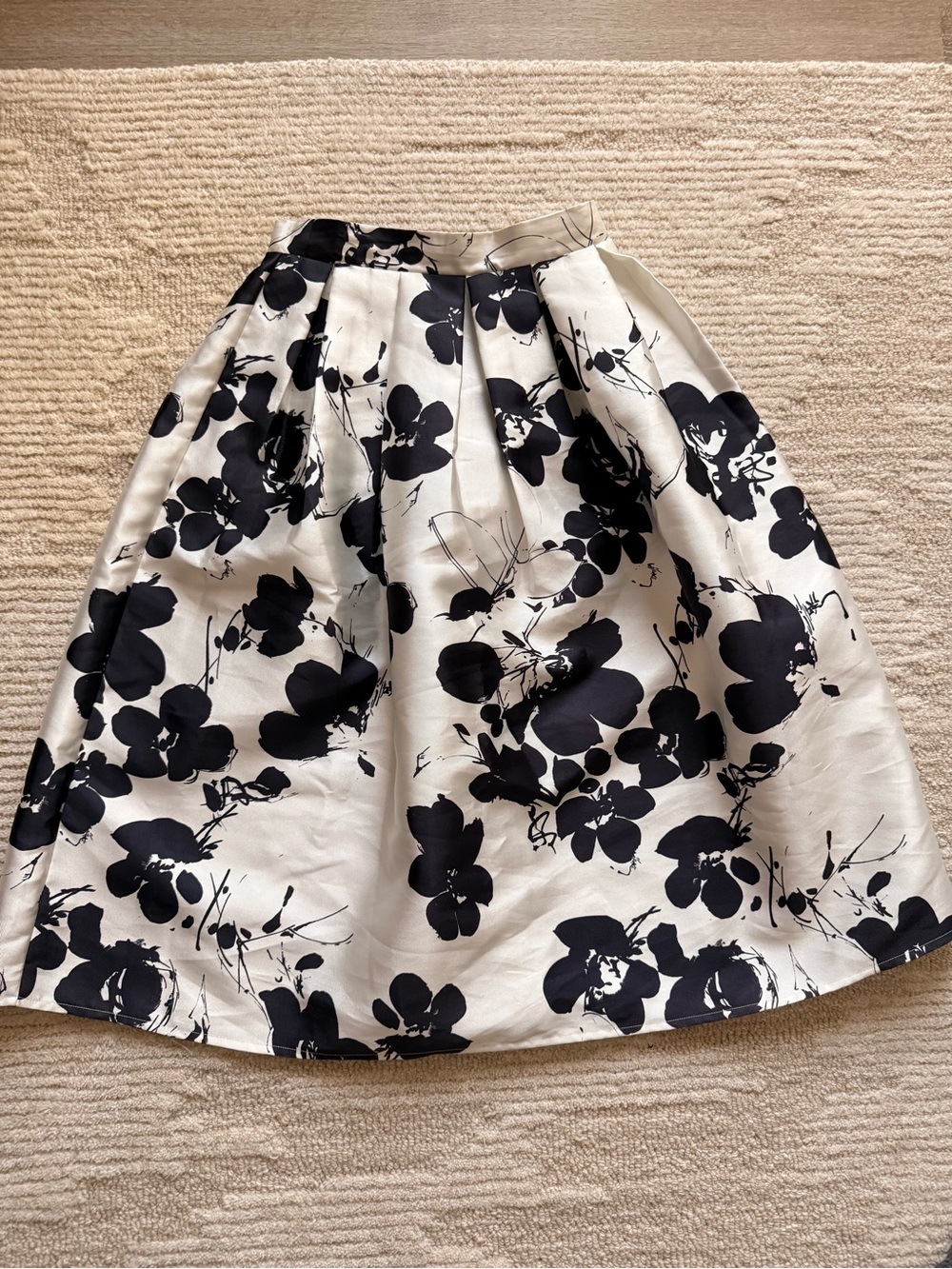 L'ATISTE Black and White Floral A-Line Skirt